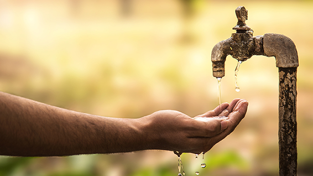 hand water tap 640x360